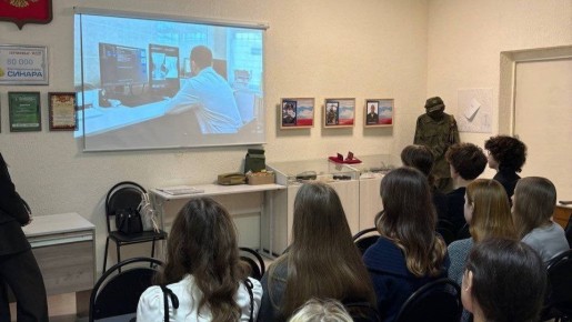 Курганские заводчане встретились со школьниками