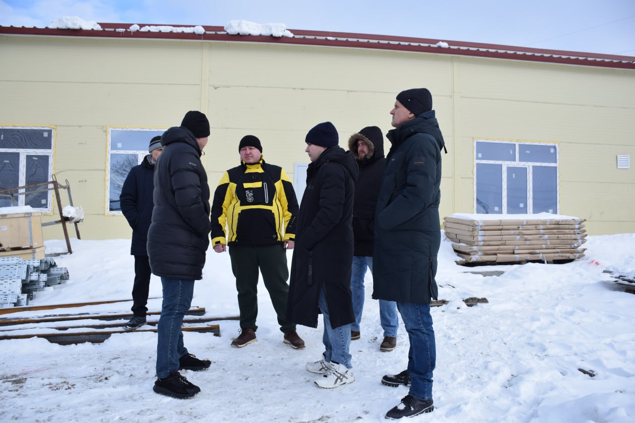 Антон Науменко: Заехали с контролем в Заозёрный микрорайон, на 14-ую КНС Антон Науменко: Заехали с контролем в Заозёрный микрорайон, на 14-ую КНС