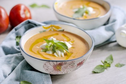 Итальянский крем-суп с томатами и моцареллой: легкий и вкусный рецепт