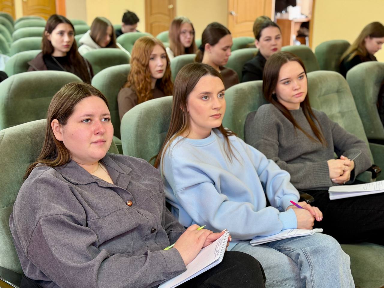 На минувшей неделе на базе следственного управления СК России по Курганской области прошло очередное занятие по программе «Школа будущего следователя» для студентов Курганского государственного университета и Российской... На минувшей неделе на базе следственного управления СК России по Курганской области прошло очередное занятие по программе «Школа будущего следователя» для студентов Курганского государственного университета и Российской...