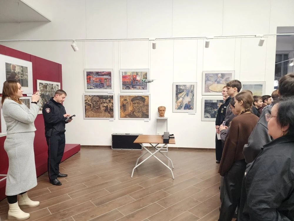 В Кургане полицейские и ветераны встретились с молодежью В Кургане полицейские и ветераны встретились с молодежью