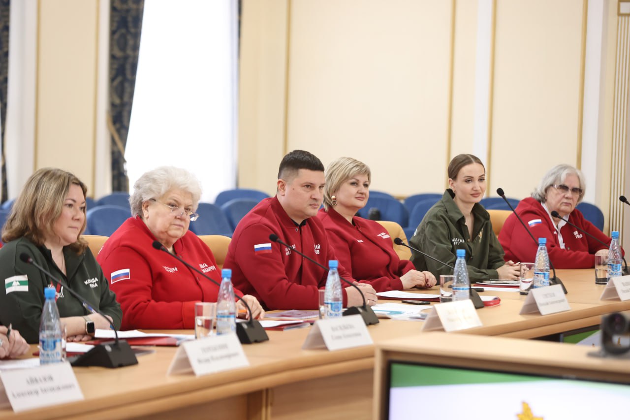 Губернатор Вадим Шумков поблагодарил региональное отделение Народного фронта за активное участие и большую совместную работу по поддержке участников спецоперации, а также помощь в период паводка 2024 года Губернатор Вадим Шумков поблагодарил региональное отделение Народного фронта за активное участие и большую совместную работу по поддержке участников спецоперации, а также помощь в период паводка 2024 года