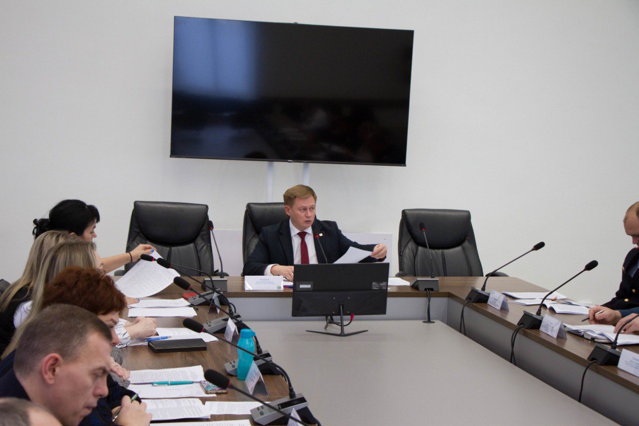 О безопасности городских учреждений социальной сферы, мерах, принимаемых по их защищенности, а также безопасности мест массового пребывания людей, проводимых мероприятиях в сфере профилактики терроризма шла речь на... О безопасности городских учреждений социальной сферы, мерах, принимаемых по их защищенности, а также безопасности мест массового пребывания людей, проводимых мероприятиях в сфере профилактики терроризма шла речь на...