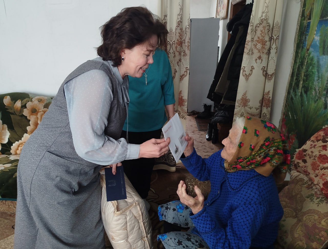 В эти дни свой 100-летний юбилей празднует ветеран труда, труженица тыла Лидия Тимофеевна Шамандрак из села Круглое Звериноголовского округа В эти дни свой 100-летний юбилей празднует ветеран труда, труженица тыла Лидия Тимофеевна Шамандрак из села Круглое Звериноголовского округа