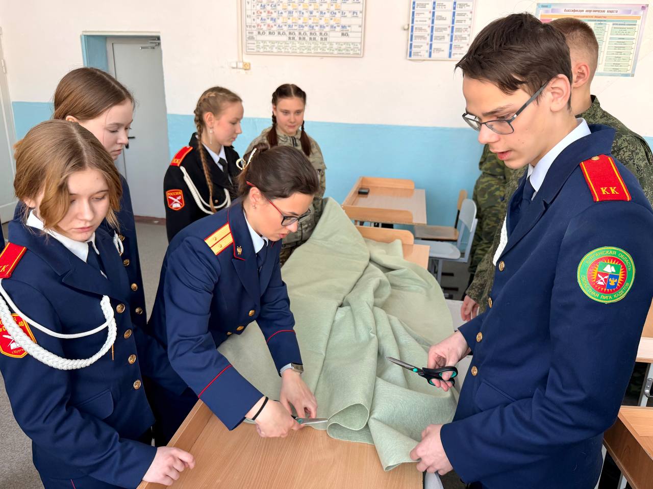 18 февраля из Курганской области в зону специальной военной операции отправили 78 тонн гуманитарной помощи: 4 фуры техники, медикаментов, теплой одежды и продуктов 18 февраля из Курганской области в зону специальной военной операции отправили 78 тонн гуманитарной помощи: 4 фуры техники, медикаментов, теплой одежды и продуктов