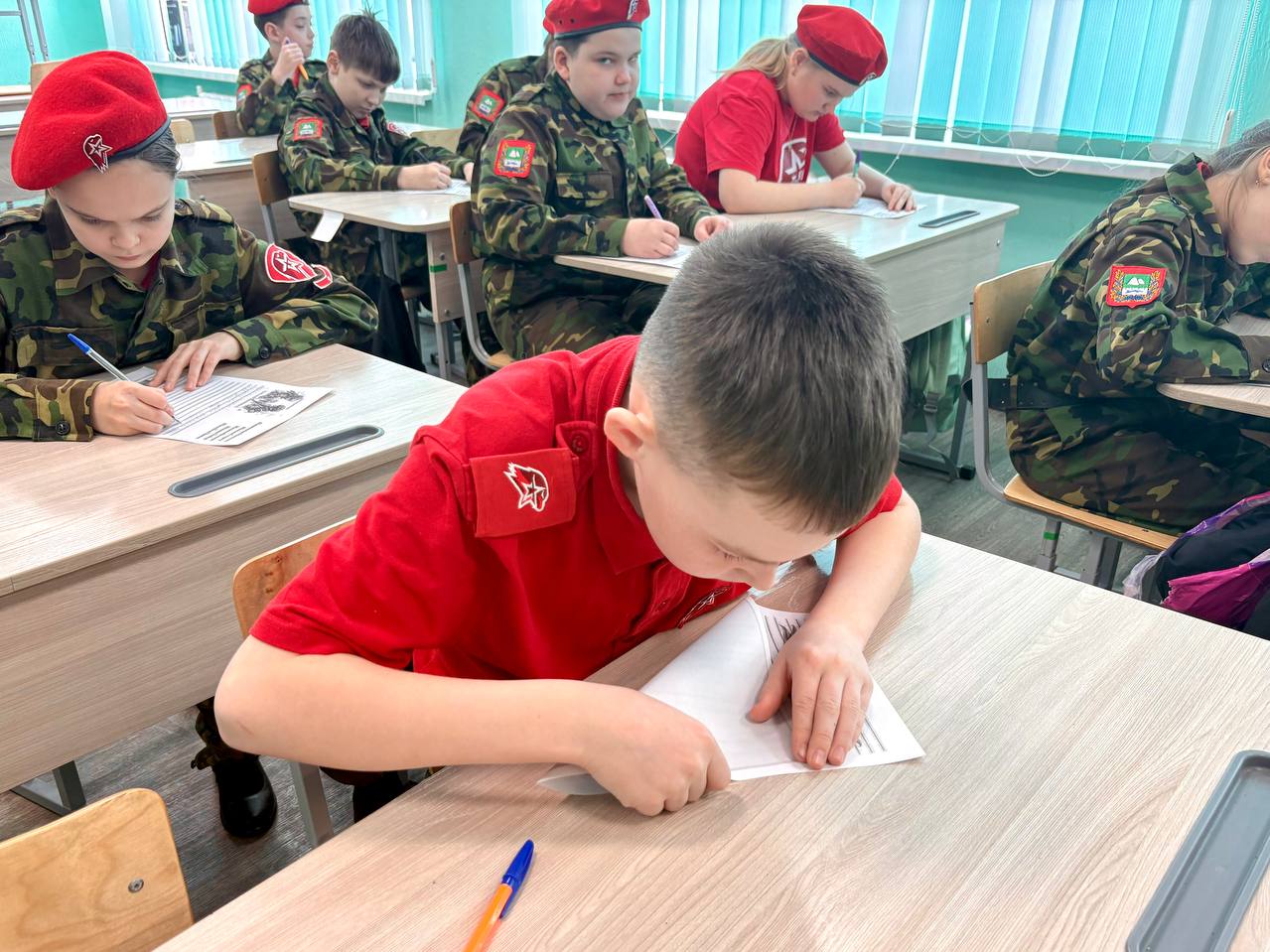 18 февраля из Курганской области в зону специальной военной операции отправили 78 тонн гуманитарной помощи: 4 фуры техники, медикаментов, теплой одежды и продуктов 18 февраля из Курганской области в зону специальной военной операции отправили 78 тонн гуманитарной помощи: 4 фуры техники, медикаментов, теплой одежды и продуктов