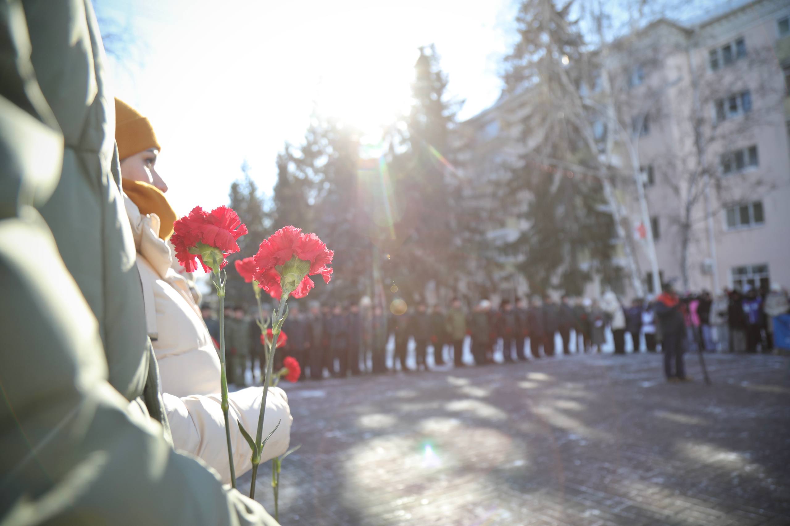 В Кургане в День защитника Отечества, 23 февраля, состоялась торжественная церемония возложения цветов к Вечному огню В Кургане в День защитника Отечества, 23 февраля, состоялась торжественная церемония возложения цветов к Вечному огню