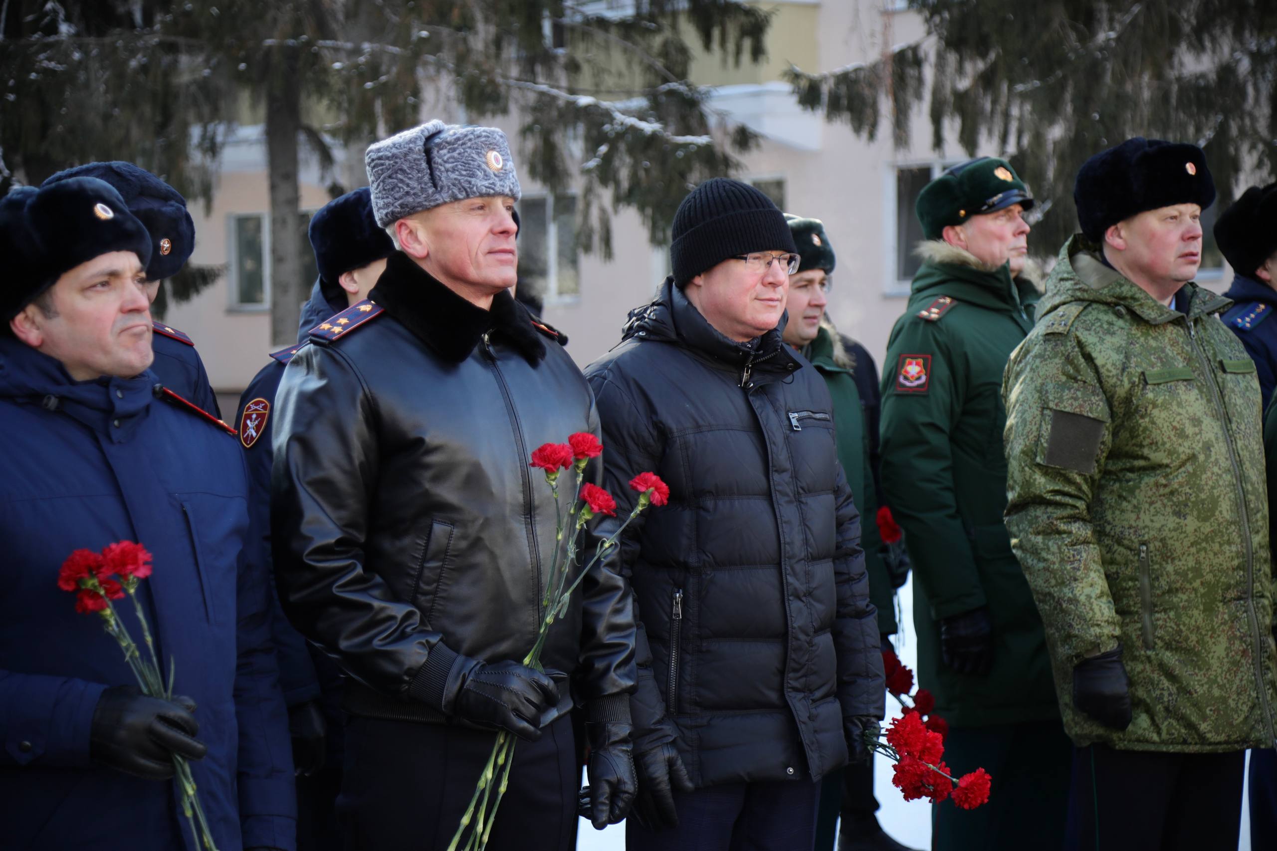 В Кургане в День защитника Отечества, 23 февраля, состоялась торжественная церемония возложения цветов к Вечному огню В Кургане в День защитника Отечества, 23 февраля, состоялась торжественная церемония возложения цветов к Вечному огню