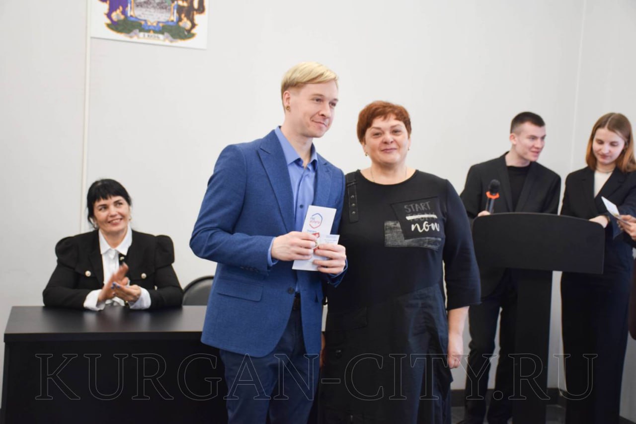 В департаменте социальной политики администрации города Кургана состоялось торжественное вручение золотых знаков отличия Всероссийского физкультурно-оздоровительного комплекса «Готов к труду и обороне» В департаменте социальной политики администрации города Кургана состоялось торжественное вручение золотых знаков отличия Всероссийского физкультурно-оздоровительного комплекса «Готов к труду и обороне»