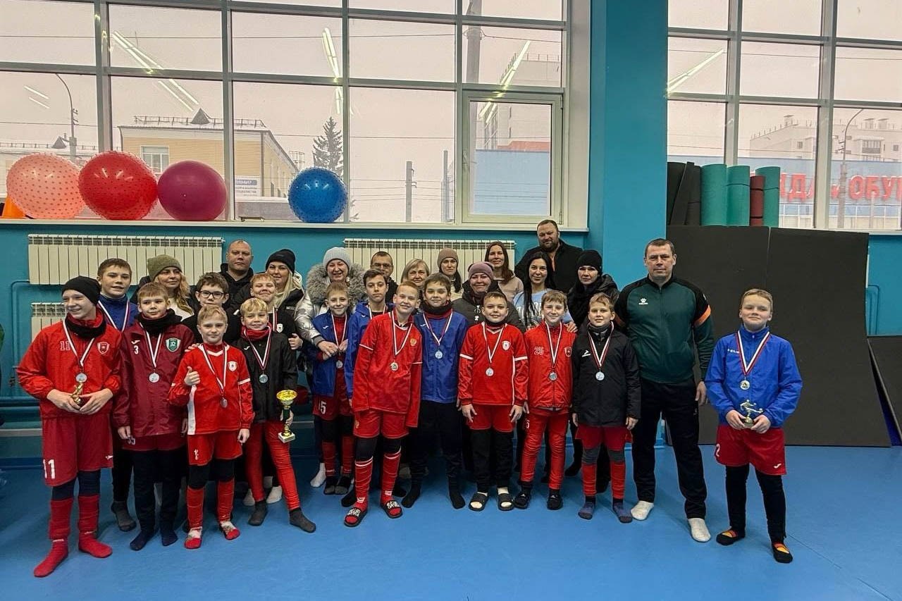 Ребята из Детско-юношеских спортивных школ города не только постоянно тренируются, но и участвуют в соревнованиях различного уровня, где демонстрируют силу, ловкость и выносливость Ребята из Детско-юношеских спортивных школ города не только постоянно тренируются, но и участвуют в соревнованиях различного уровня, где демонстрируют силу, ловкость и выносливость