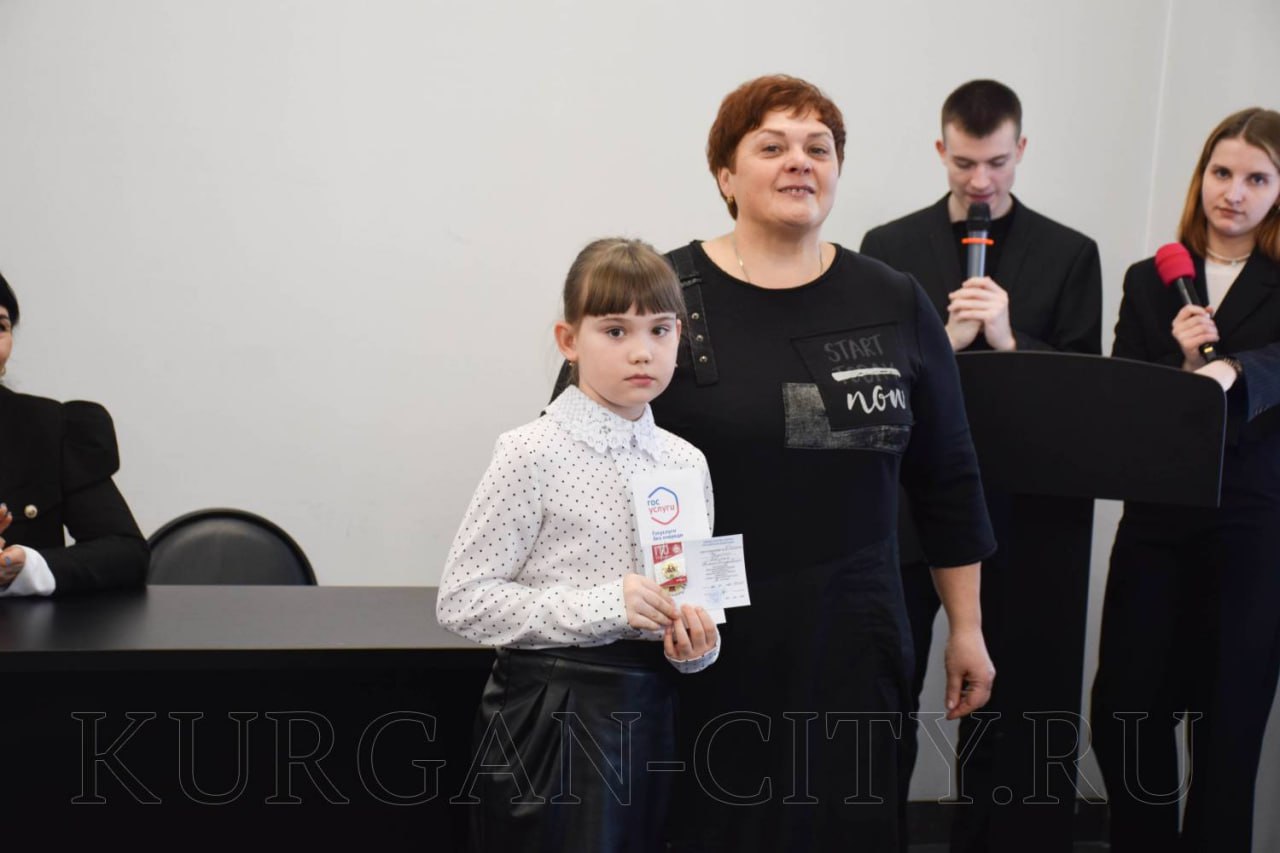 В департаменте социальной политики администрации города Кургана состоялось торжественное вручение золотых знаков отличия Всероссийского физкультурно-оздоровительного комплекса «Готов к труду и обороне» В департаменте социальной политики администрации города Кургана состоялось торжественное вручение золотых знаков отличия Всероссийского физкультурно-оздоровительного комплекса «Готов к труду и обороне»