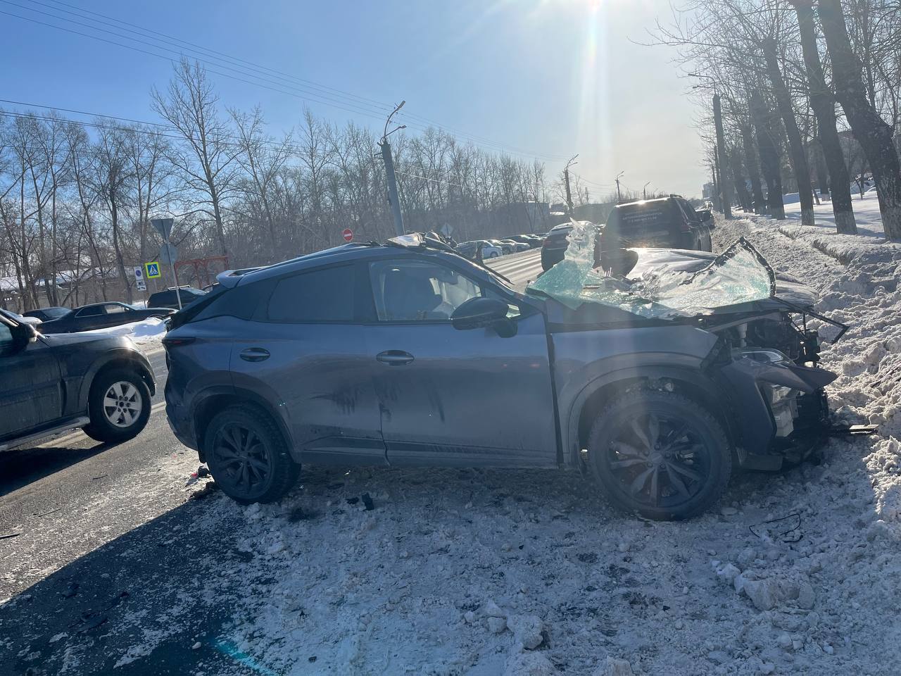 По предварительной информации, сегодня, около 10.00 часов, на проспекте Машиностроителей, в районе дома 17, водитель, 1978 года рождения, управляя автомобилем Омода, двигаясь по проспекту Машиностроителей в сторону улицы... По предварительной информации, сегодня, около 10.00 часов, на проспекте Машиностроителей, в районе дома 17, водитель, 1978 года рождения, управляя автомобилем Омода, двигаясь по проспекту Машиностроителей в сторону улицы...