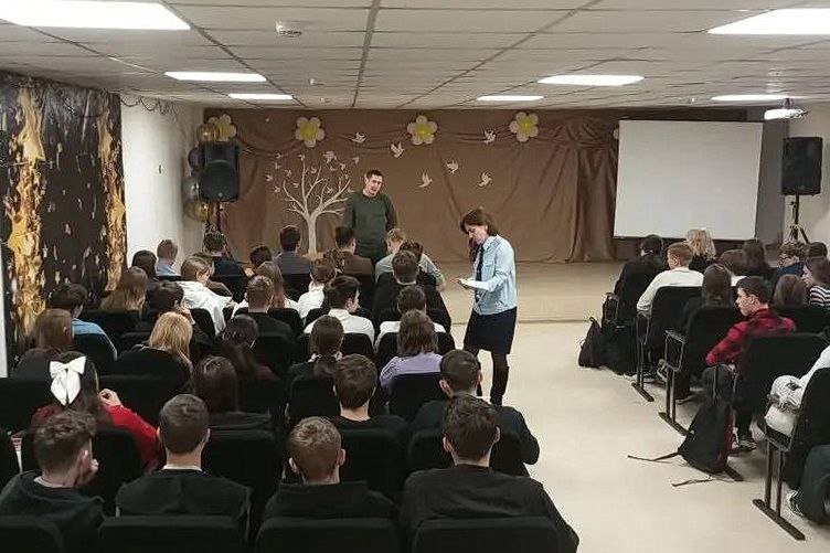 Зауральские полицейские продолжают профилактическую работу с населением в целях противодействия IT-преступлениям