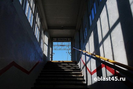 В Кургане в тоннеле пригородного вокзала стало светлее