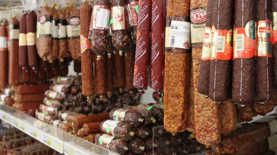 Почему стоит отказаться от дешевой колбасы и как выбрать качественный продукт