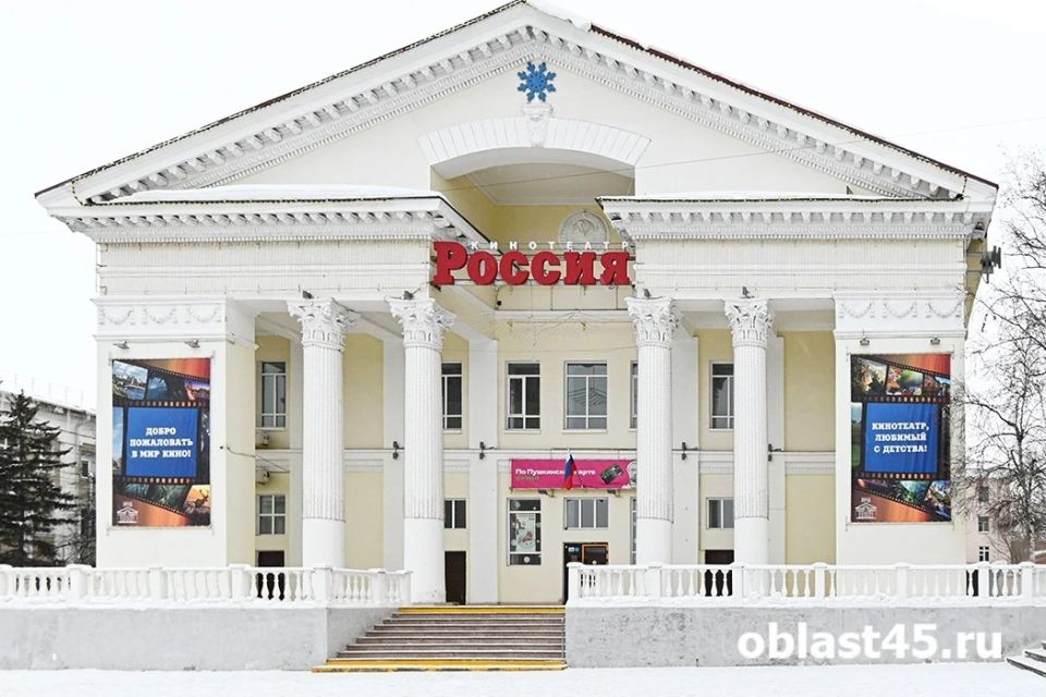 Школы, набережная и кинотеатр: Науменко проинспектировал соцобъекты Кургана