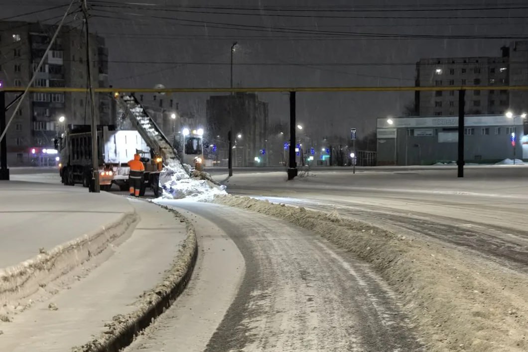 В Курган вновь пришел снегопад В Курган вновь пришел снегопад