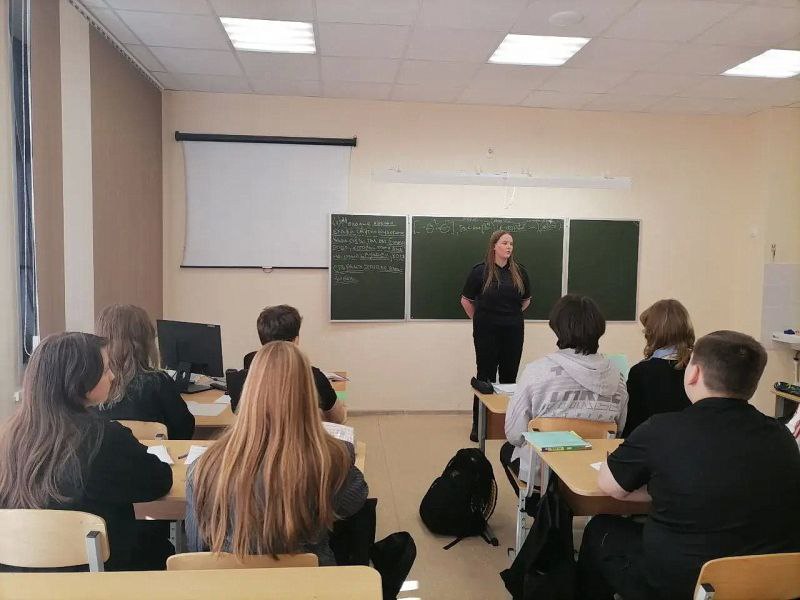 Сотрудники зауральской полиции разъясняют гражданам способы противодействия IT-хищениям Сотрудники зауральской полиции разъясняют гражданам способы противодействия IT-хищениям