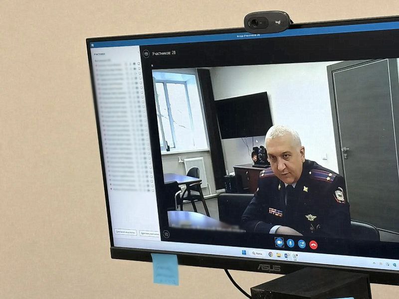 Сотрудники зауральской полиции разъясняют гражданам способы противодействия IT-хищениям Сотрудники зауральской полиции разъясняют гражданам способы противодействия IT-хищениям