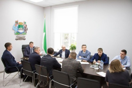 Антон Науменко: На штабе с «Тепловыми сетями» обсудили вопросы, которые касаются теплоснабжения города, планы по ремонтам, а также наметили планы по подготовке к новому отопительному периоду.