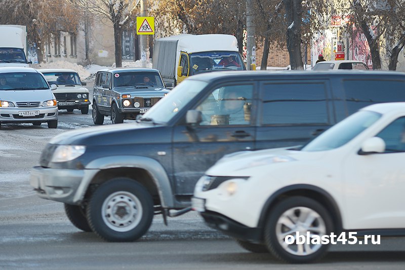 В Кургане закрыли 4 парковки в разных районах города