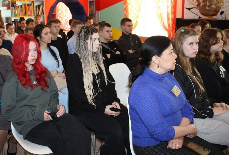 Сотрудники зауральской полиции разъясняют гражданам способы противодействия IT-хищениям Сотрудники зауральской полиции разъясняют гражданам способы противодействия IT-хищениям