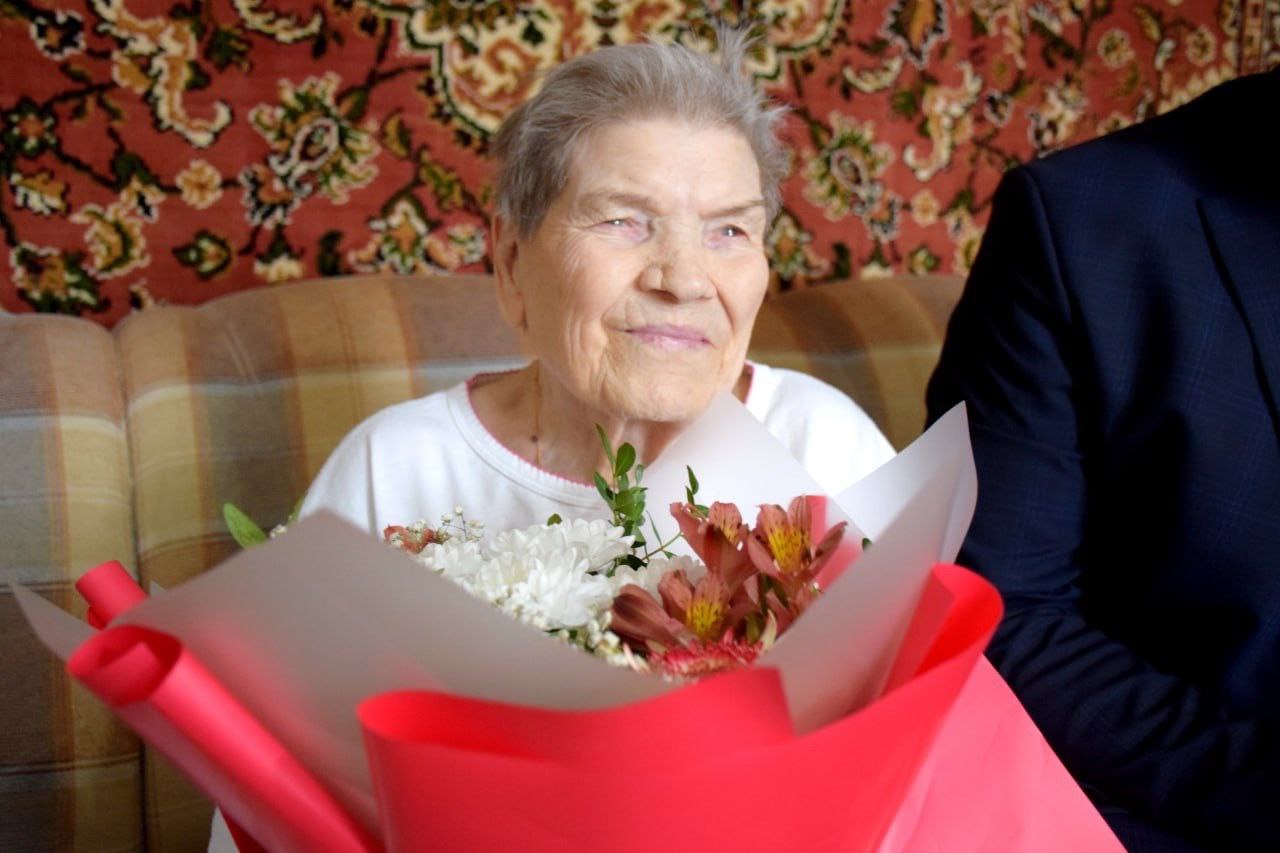 Сегодня, 8 марта, свой 95-летний юбилей отмечает труженик тыла, ветеран труда Евдокия Васильевна Кононова