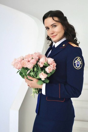 Продолжаем фотопроект следственного управления СК России по Курганской области к замечательному весеннему празднику - Международному женскому дню, «Девушки в погонах»