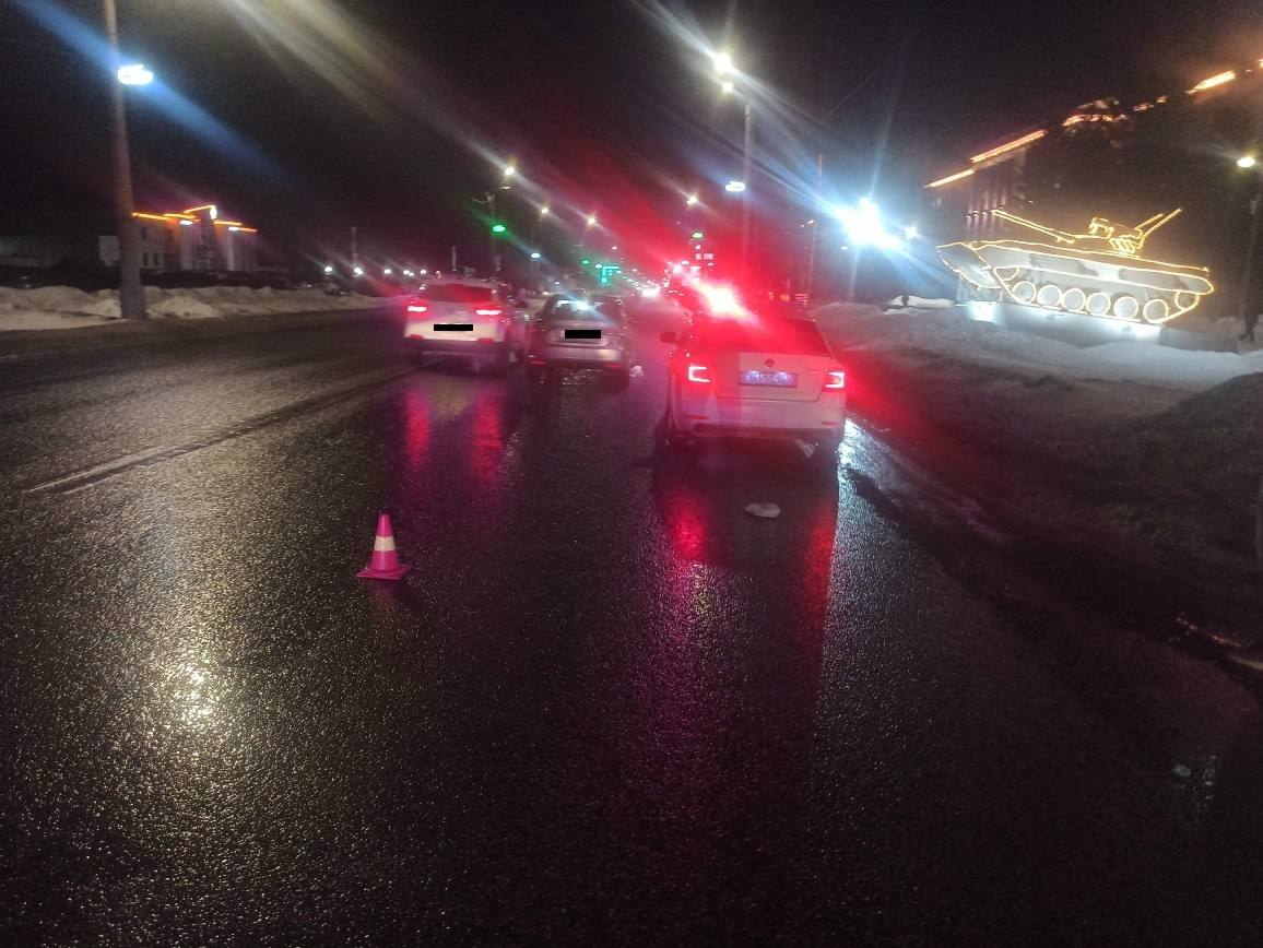 В Кургане врачи борются за жизнь женщины, которая перебегала дорогу и попала под колёса