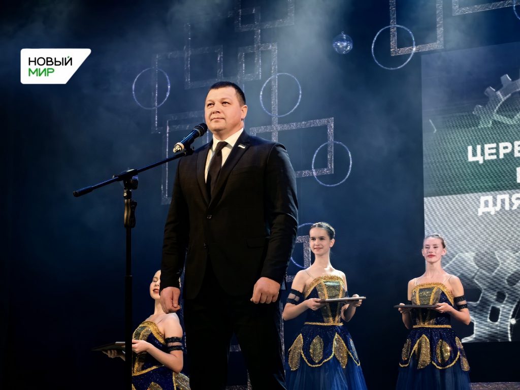 Глава Кургана вручил премии трудящейся молодёжи