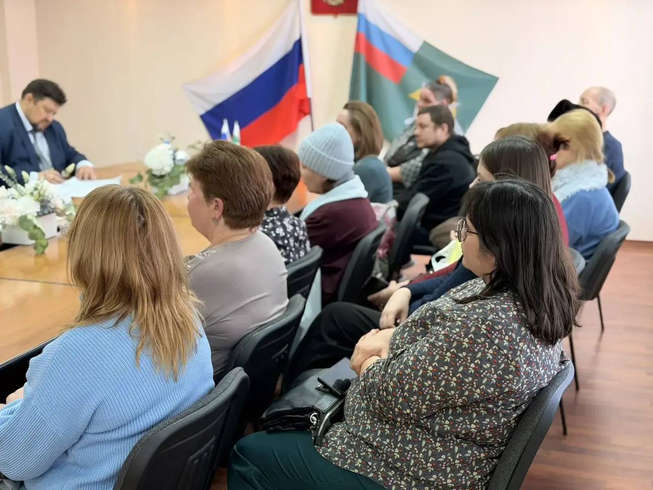 Руководитель следственного управления Сергей Витальевич Степанов провел личный прием граждан, посвященный вопросам расселения из аварийного жилого фонда Руководитель следственного управления Сергей Витальевич Степанов провел личный прием граждан, посвященный вопросам расселения из аварийного жилого фонда