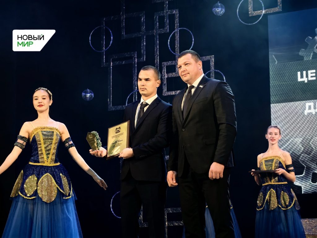 Глава Кургана вручил премии трудящейся молодёжи Глава Кургана вручил премии трудящейся молодёжи