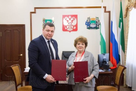 Глава города Кургана Антон Науменко сегодня, 13 марта, подписал соглашение о взаимодействии с Государственным фондом поддержки участников специальной военной операции «Защитники Отечества»