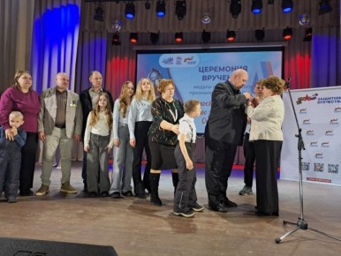В Звериноголовском округе вручили медаль «Отцу солдата»