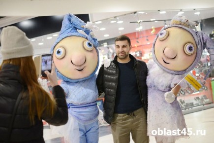 «Привет, кто меня узнал»: курганцы в «ГиперСити» испытали на себе роль ведущего