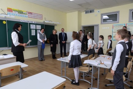 Председатель Совета Федерации Валентина Матвиенко посоветовала детям выбирать инженерные специальности