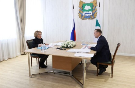 Визит Матвиенко в Курган и российское лекарство от тревоги - главное за 25 марта