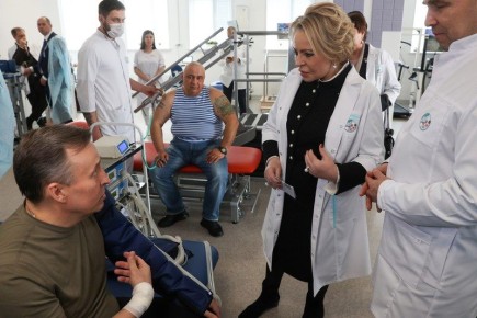 «Врачи хорошие, семья ждёт»: личный диалог Валентины Матвиенко с героями СВО из Кургана