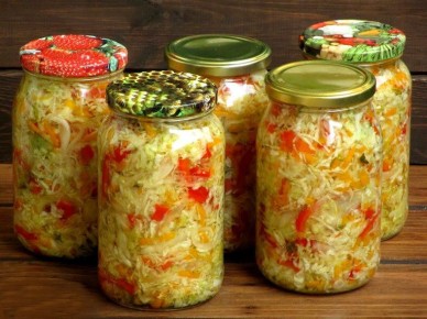Как правильно замариновать капусту с морковью и перцем на зиму