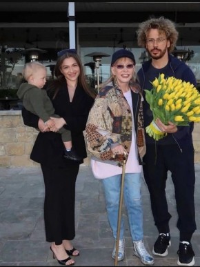 Скандальные фото Пугачевой привлекли внимание поклонников и критиков