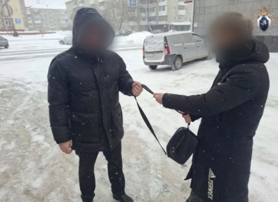 В Кургане подросток ограбил нетрезвого мужчину на ночной улице