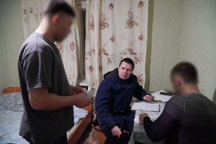 Зауральской полицией пресечена деятельность семерых злоумышленников, организовавших незаконное пребывание иностранных граждан в Российской Федерации