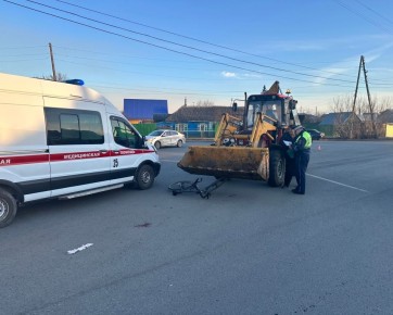 В Кургане велосипедист попал в ДТП с экскаватором