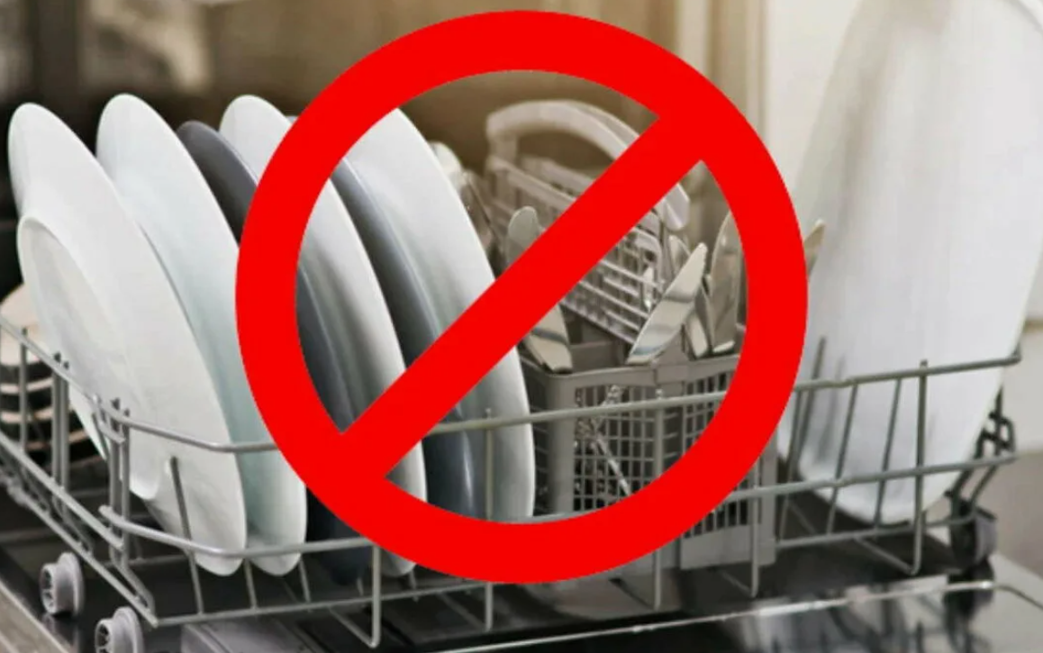 Что нельзя помещать в посудомоечную машину: 8 советов для правильной уборки