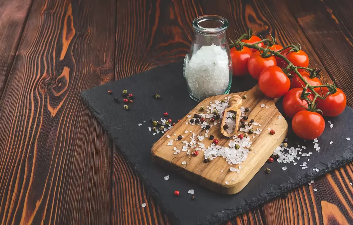 Как спасти блюдо от пересоленности: проверенные методы и секреты кухонных мастеров