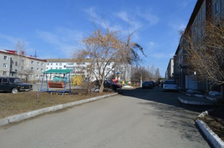 Журналистский санитарный патруль вместе с начальником отдела государственных жилищных инспекторов – старшего жилищного инспектора Госжилинспекции Курганской области Еленой Батиной и представителями администрации Катайска...