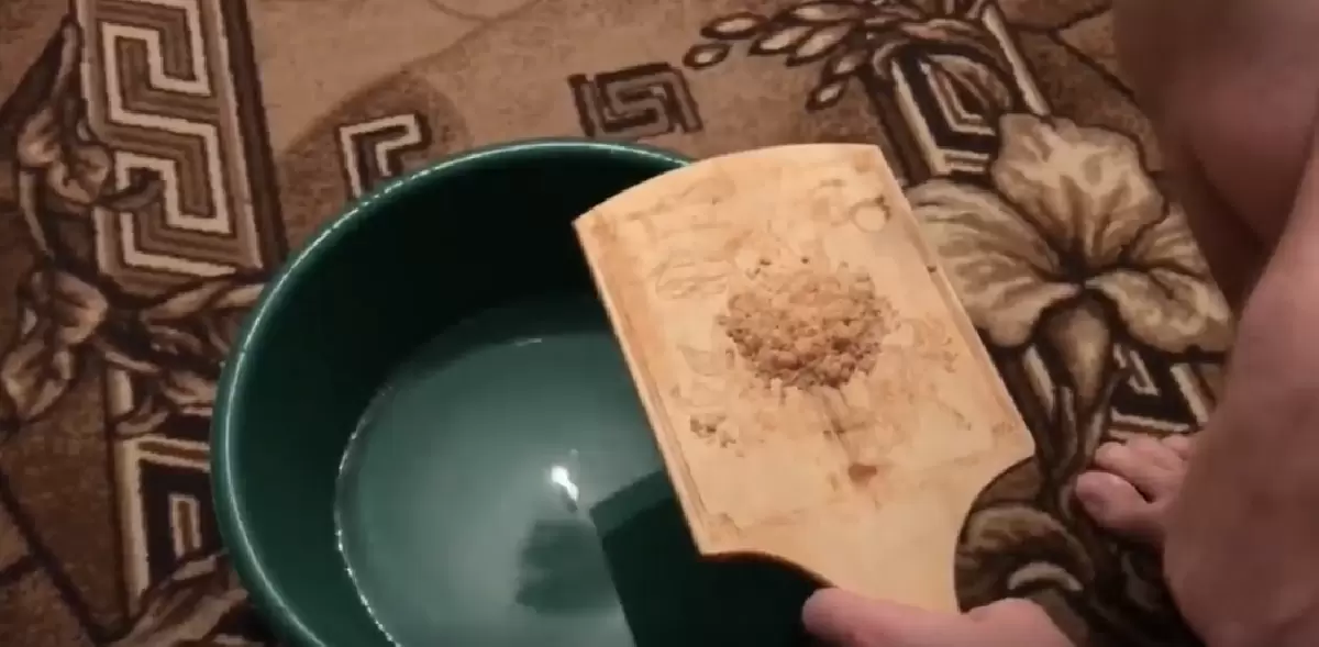 Как избавиться от натоптышей с помощью мыла и соды