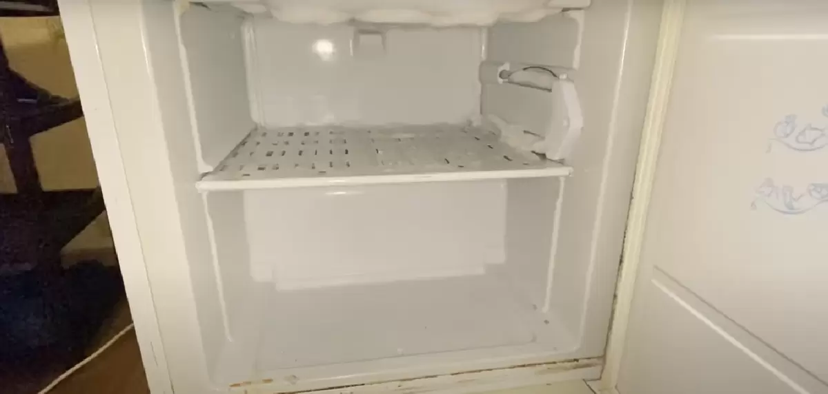 Уборка холодильника: хитрости для быстрого и эффективного подхода