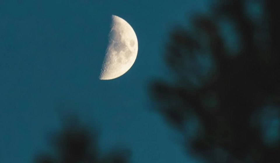 Тайны сентября: Как полнолуние и лунное затмение повлияют на ваши эмоции