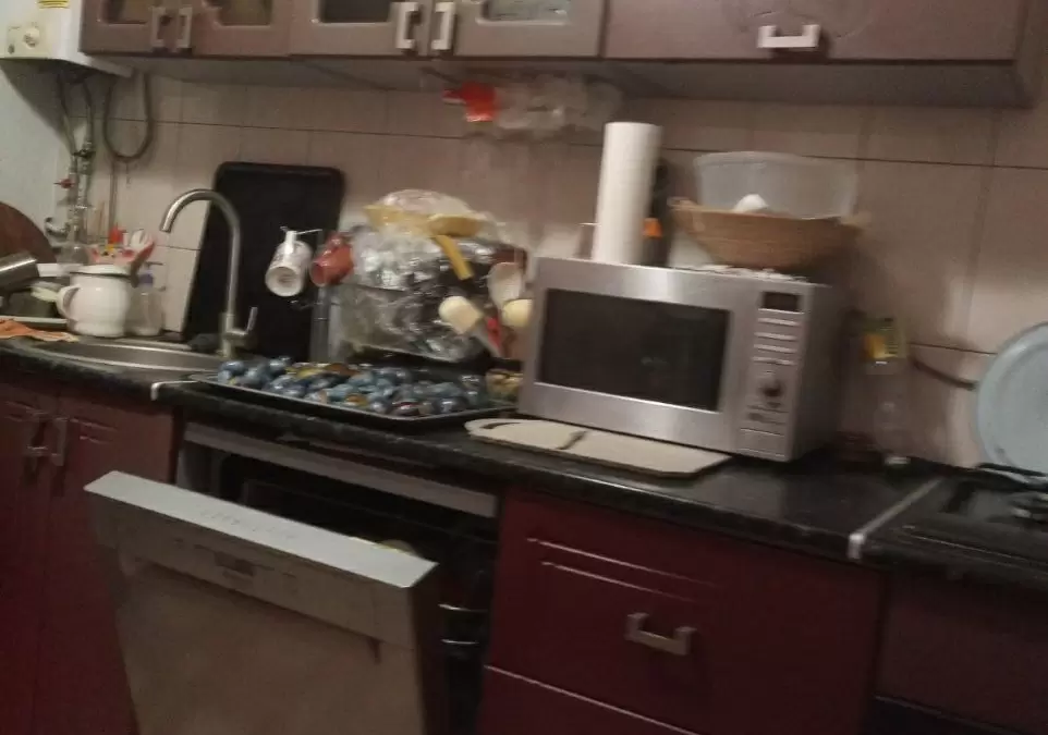 Экологичная уборка кухни к праздникам: блеск без химии